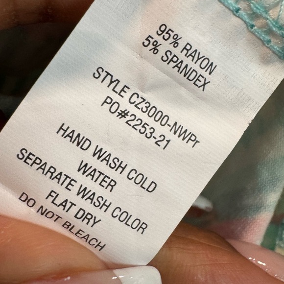 🔵 NWT Sheila Rose Multicolor Chevron Pattern Cardigan Size medium - Picture 6 of 6